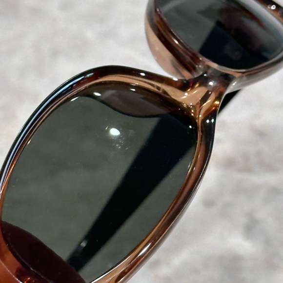 GUCCI Sunglasses - Picture 9 of 16